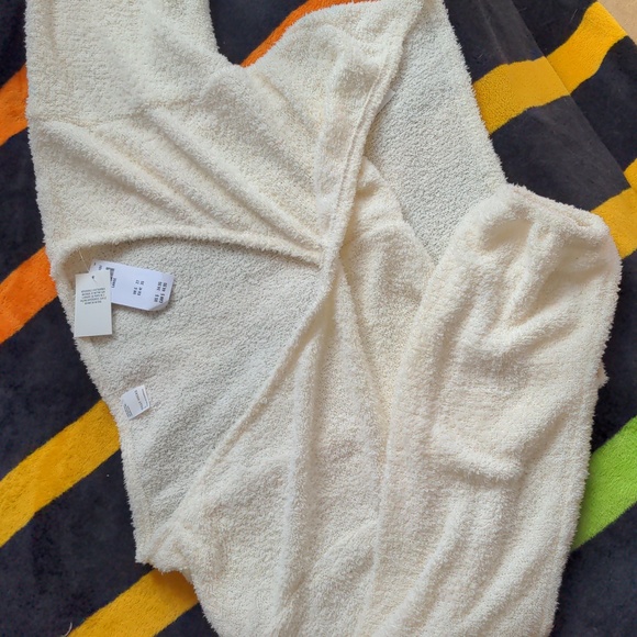 Sweater - Picture 3 of 3